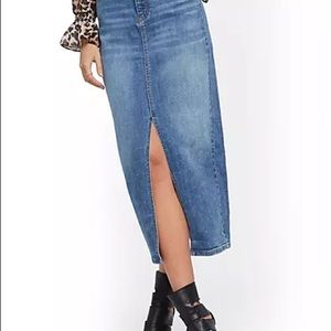 NY&Co High-Waisted Front Slit Denim Skirt
